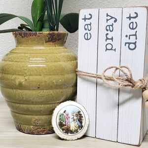 Vintage Porcelain Pin of Courting Couple 2¼"